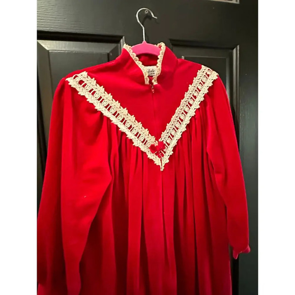 Vintage Anne Leslie Red Velvet Lace Trim Zip Front Long Robe - Picture 2 of 8